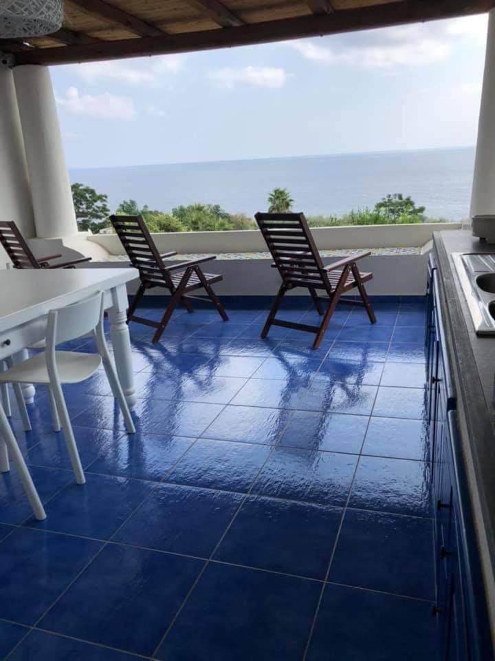 Villa Insolia Santa Marina Salina Zimmer foto